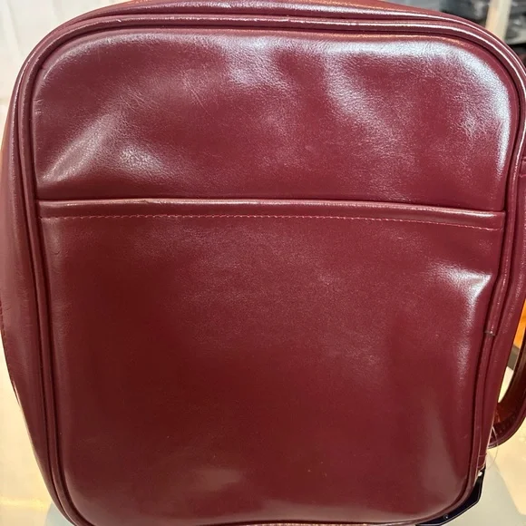 Elegant Red Bible Cover - Picture 7 of 8